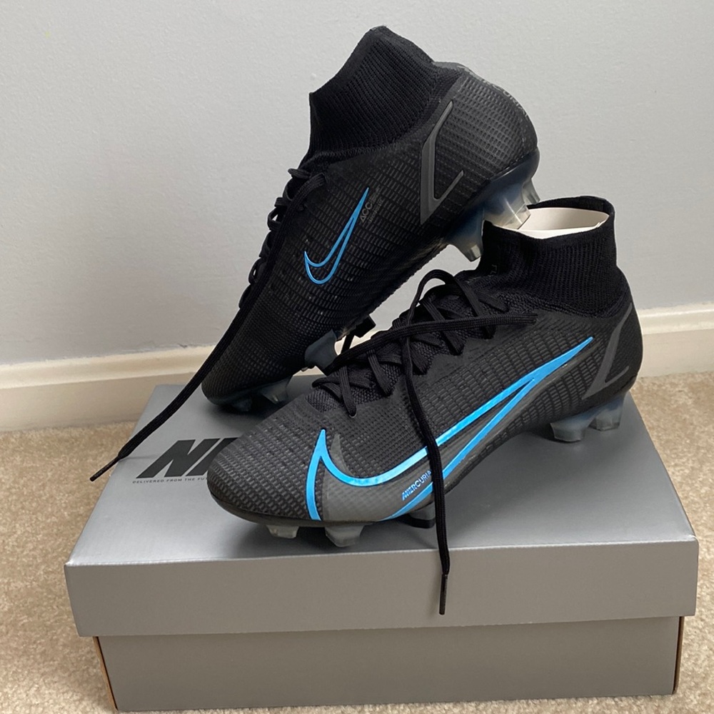 Nike Superfly 8 Elite FG Mercurial soccer cleats with string bag and box